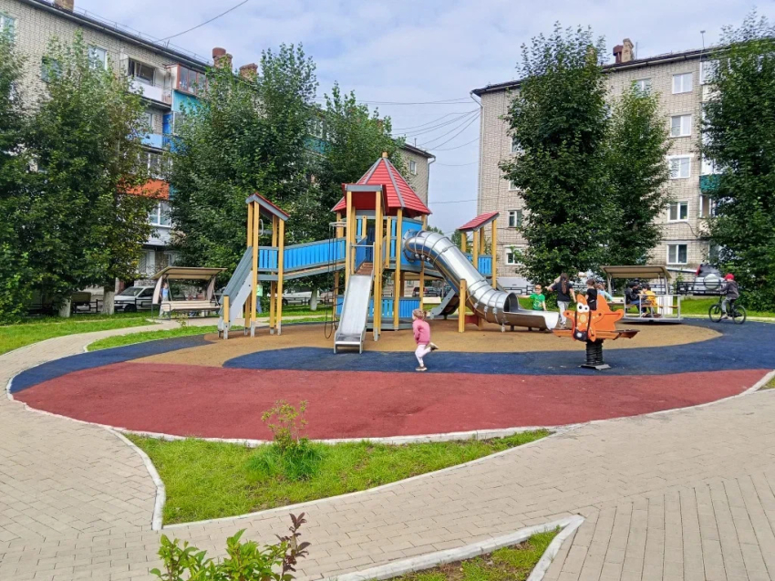 «Красивая, ухоженная территория»: в Могоче теперь есть новый сквер, за него забайкальцы проголосовали в 2025 году